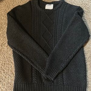 Old navy cable knit men’s sweater